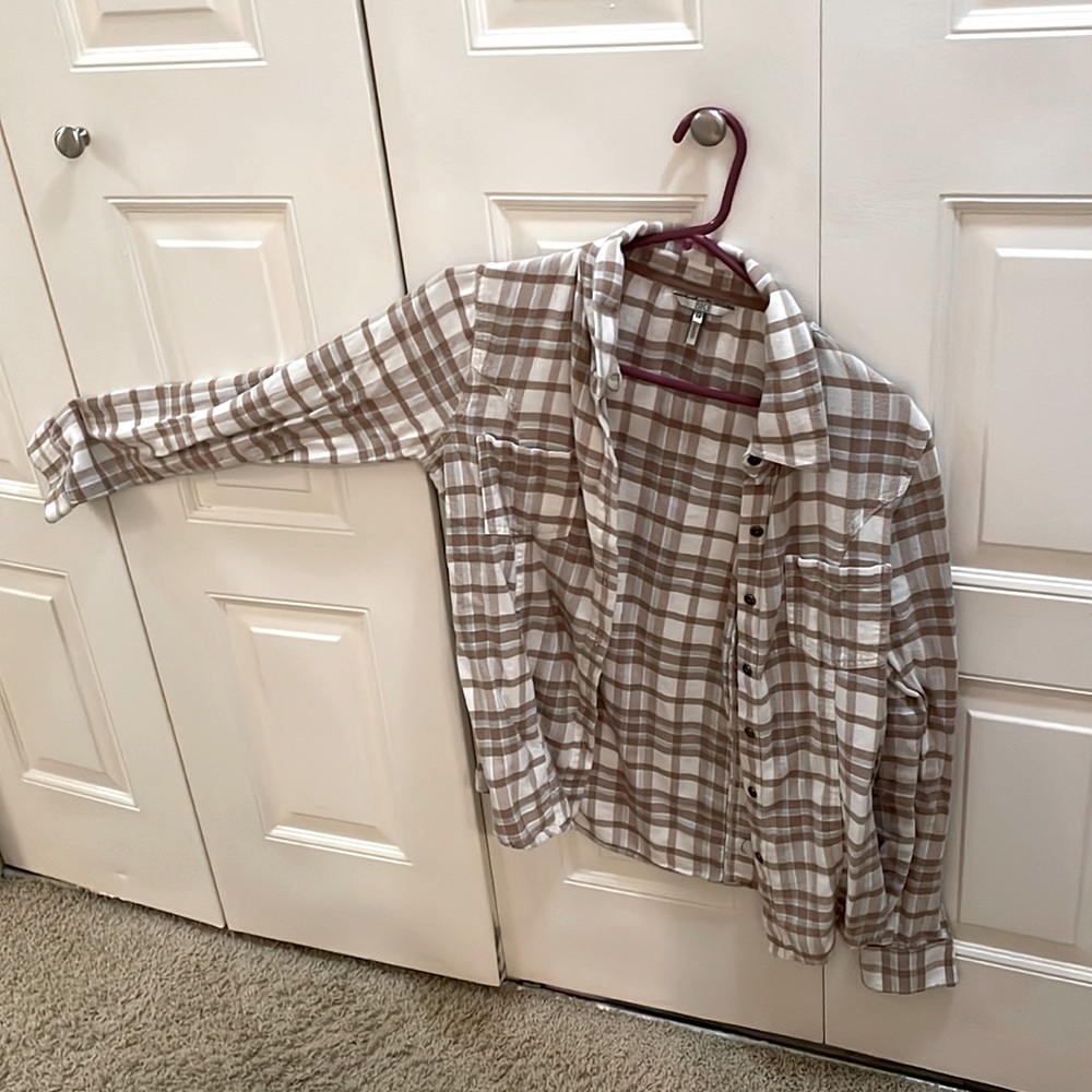 Size Medium Light Brown BKE Flannel Button Up